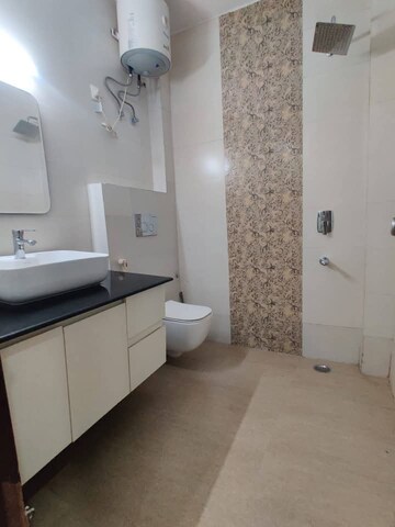Bathroom in 2 BHK Builder Floor at Super Mart 1, Sector 27 – for Rent