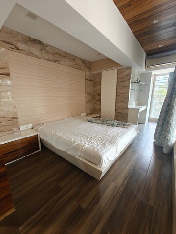 Bedroom in 2 BHK Apartment at Bandra West – for Rent
