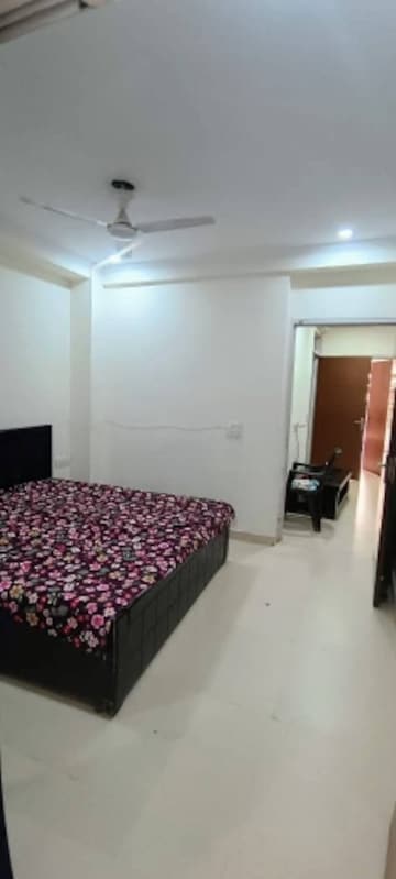 Bedroom in 2 BHK Builder Floor at Super Mart 1, Sector 27 – for Rent