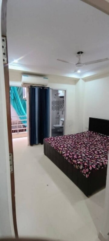 Bedroom in 2 BHK Builder Floor at Super Mart 1, Sector 27 – for Rent