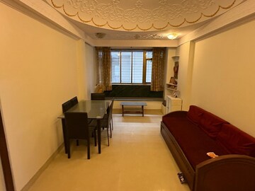 2 BHK Apartment For Rent in Khar West