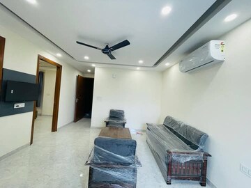 Furnished Amenities in 2 BHK Builder Floor at Ansal Sushant Lok I, Sector 43 – for Rent