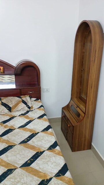 Furnished Amenities in 2 BHK Apartment at Suncity Avenue 76, Sector 76 – for Rent