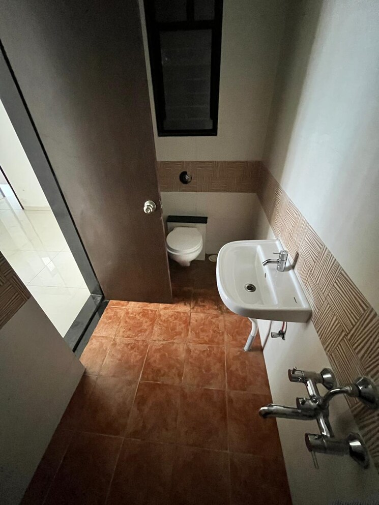 Bathroom, dreams-lynnea 2 Bedroom 689 Sq.Ft. Apartment In Wagholi Pune 8220632