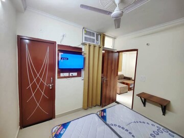 Master Bedroom in 2 BHK Builder Floor at Queens Plaza, Sector 43 – for Rent