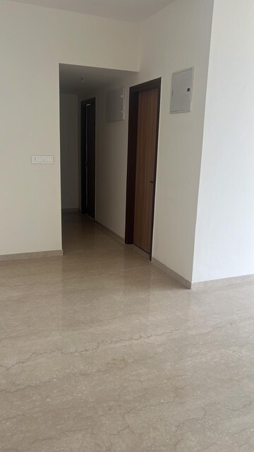Room in 3 BHK Apartment at Parel – for Rent