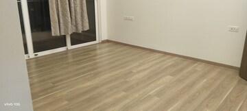 Room in 3 BHK Apartment at Lodha Primo, Parel – for Rent