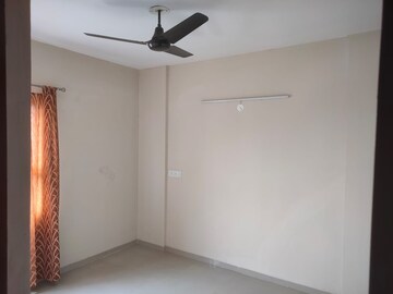 2 BHK Apartment For Rent in Pyramid Elite, Sector 86