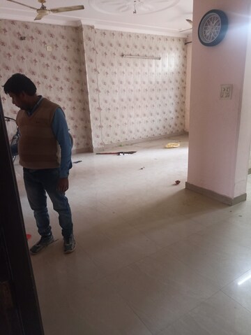Room in 2 BHK Independent House at Ansal Plaza Sector-23, Sector 23 – for Rent