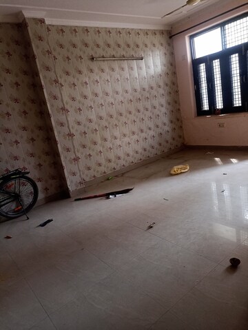 Room in 2 BHK Independent House at Ansal Plaza Sector-23, Sector 23 – for Rent