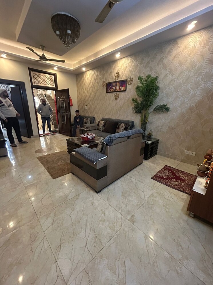 Living Room, niti khand 3 Bedroom 1500 Sq.Ft. Builder Floor In Niti Khand Ghaziabad 8220733