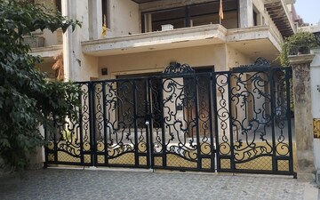 Warehouse For Rent in Sector 6