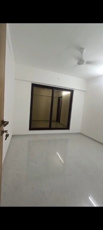 Room in 2 BHK Apartment at Pradnya Apartment Vakola, Vakola – for Rent
