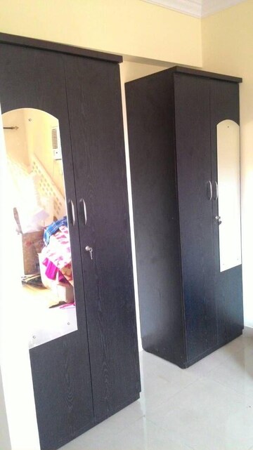 Furnished Amenities in 3 BHK Apartment at Raheja Sherwood, Goregaon East – for Rent