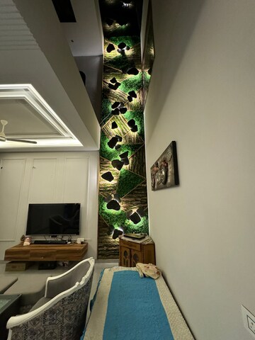 Furnished Amenities in 3 BHK Villa at South City – for Rent