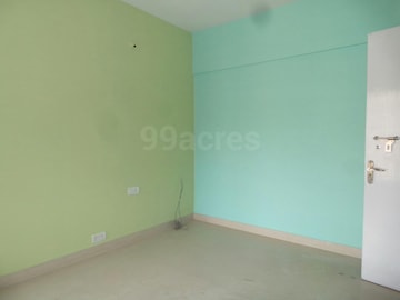 Room in 2 BHK Apartment at Group Seven Rushi Heights, Goregaon East – for Sale