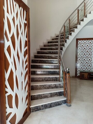Staircase in 6+ BHK Independent House at Sector 69 – for Rent