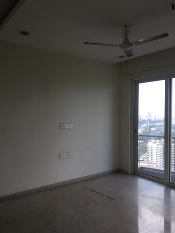Room in 2 BHK Apartment at Lodha Fiorenza, Goregaon East – for Rent