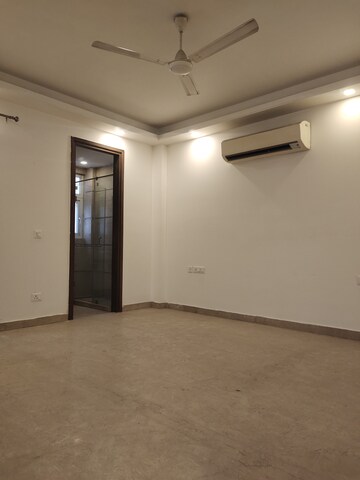 Furnished Amenities in 3 BHK Builder Floor at East Of Kailash – for Rent