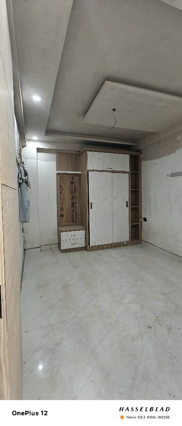 Room in 3 BHK Builder Floor at Sector 73 – for Sale