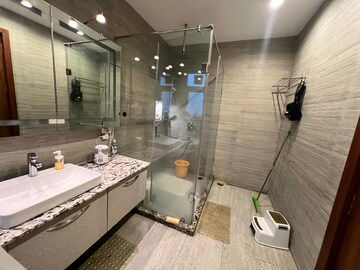 Attached Bathroom in 5 BHK Villa at Tata Primanti Villas, Sector 72 – for Rent