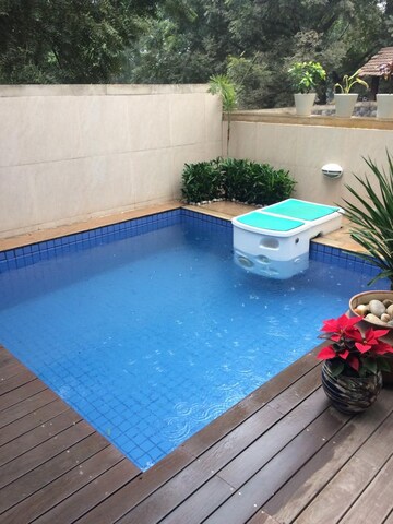 Swimming Pool in 5 BHK Villa at Tata Primanti Villas, Sector 72 – for Rent