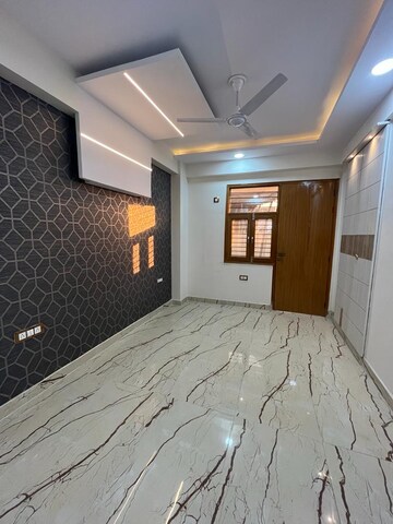 Bedroom in 2 BHK Builder Floor at Sector 72 – for Sale
