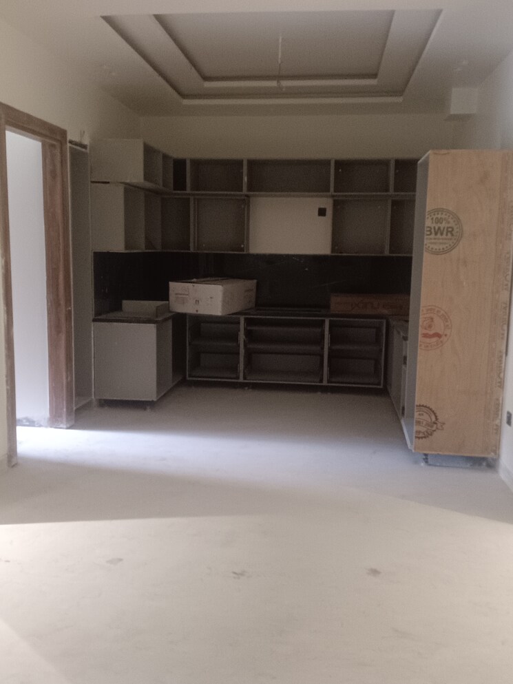 Room, sukhdev vihar 4 Bedroom 500 Sq.Yd. Builder Floor In Sukhdev Vihar Delhi 8221031