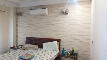Master Bedroom in 4 BHK Villa at Orchid Petals, Sector 49 – for Rent