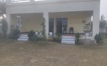 Plot For Sale in Sector 21a