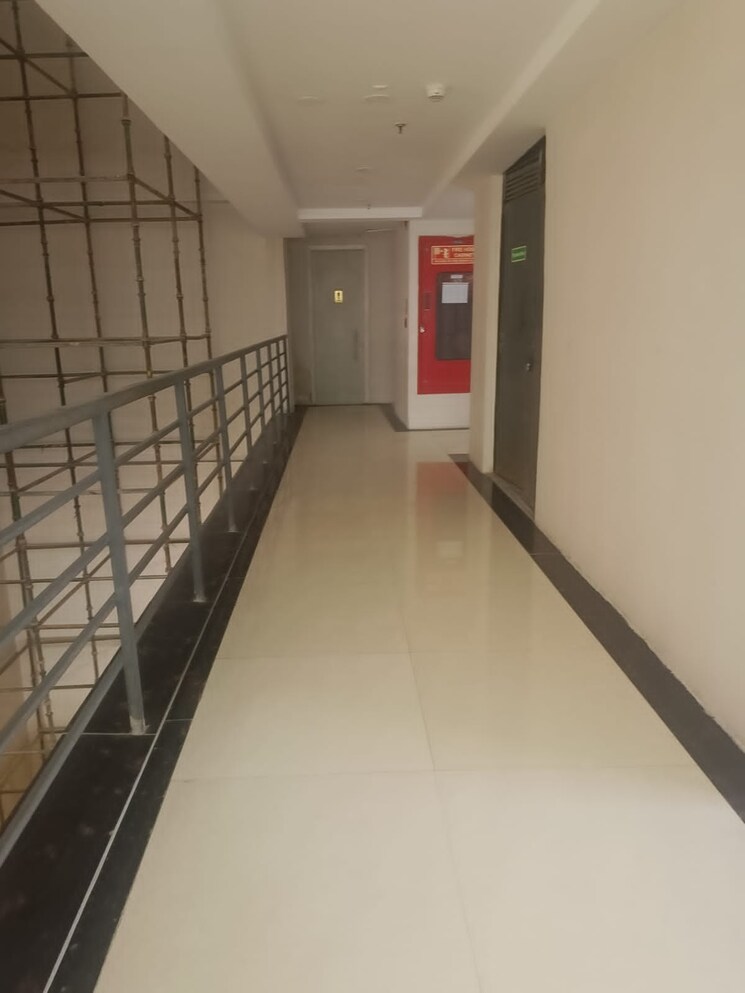 undefined, spectrum-metro Commercial Office Space 450 Sq.Ft. In Sector 75 Noida 8221072