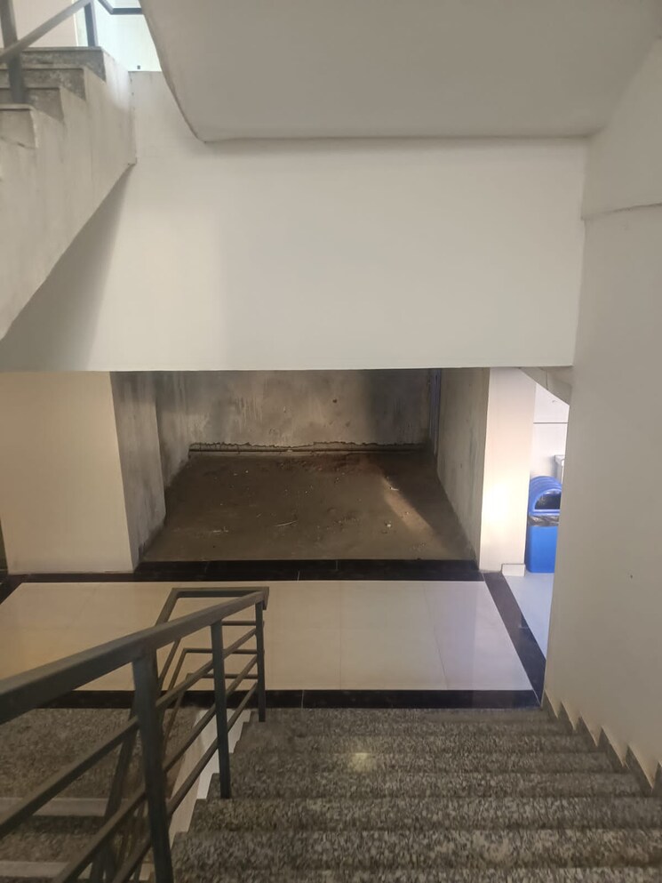 undefined, spectrum-metro Commercial Office Space 540 Sq.Ft. In Sector 75 Noida 8221083