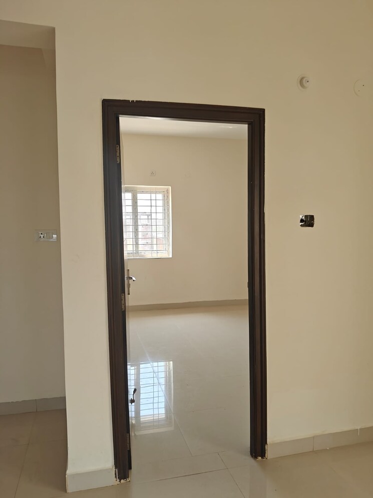 Room, kukatpally 3 Bedroom 1500 Sq.Ft. Apartment In Kukatpally Hyderabad 8221090