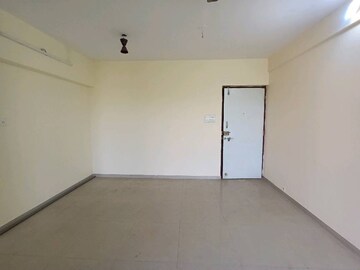 Room in 1.5 BHK Apartment at Squarefeet Imperial Square, Ghodbunder Road – for Sale