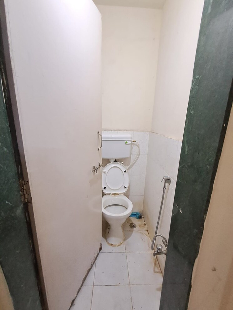 Bathroom, karia-konark-campus 3 Bedroom 1600 Sq.Ft. Apartment In Viman Nagar Pune 8221163