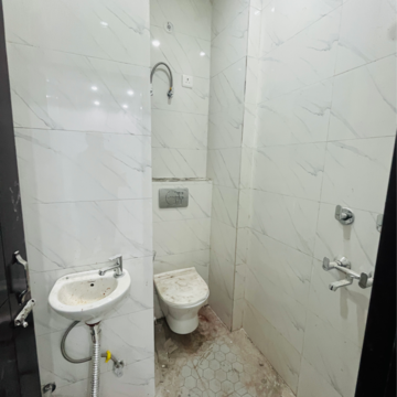 Attached Bathroom in 1 BHK Builder Floor at Palam Vihar Residents Association, Palam Vihar – for Rent