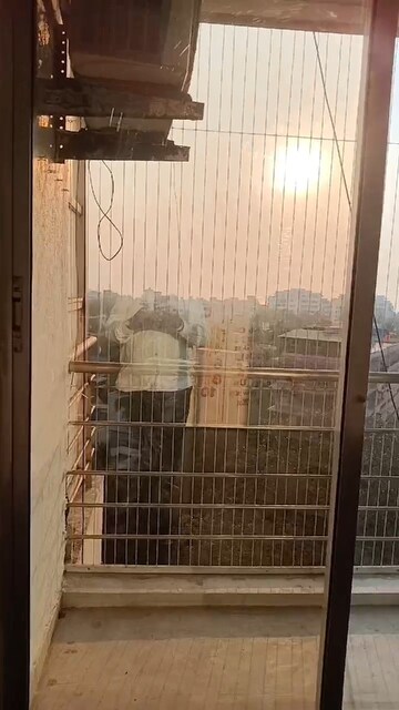 Bathroom in 3.5 BHK Apartment at Andheri West – for Rent