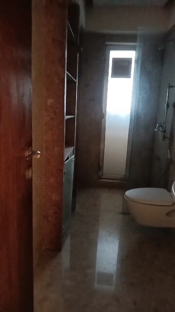 Bathroom in 3.5 BHK Apartment at Andheri West – for Rent