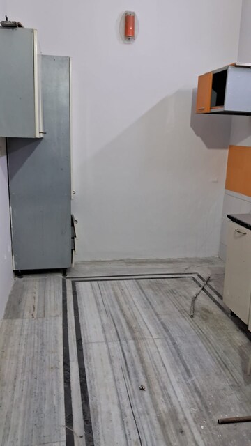 Room in 5 BHK Independent House at Gms Road – for Rent