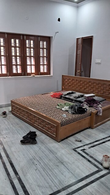 Bedroom in 5 BHK Independent House at Gms Road – for Rent