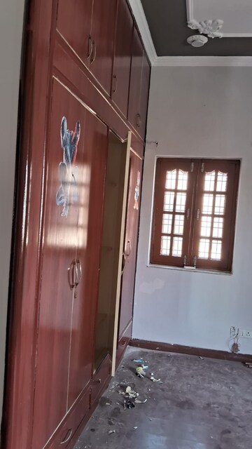 Furnished Amenities in 5 BHK Independent House at Gms Road – for Rent