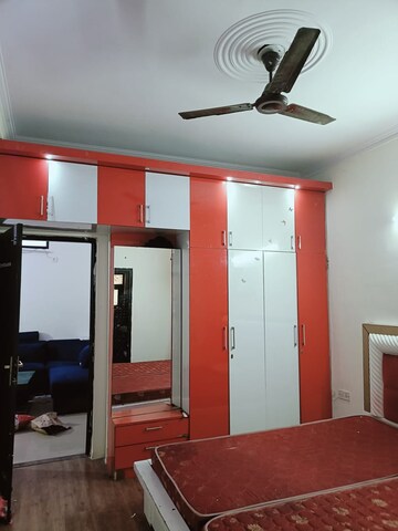 Room in 2 BHK Builder Floor at Investors Aashiyana, Sector 70 – for Rent
