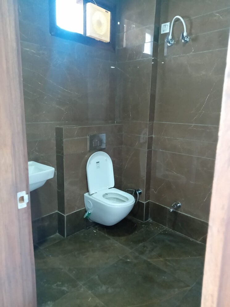 Bathroom, adarsh nagar 3 Bedroom 800 Sq.Ft. Builder Floor In Adarsh Nagar Delhi 8221407