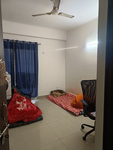 Bedroom in 3 BHK Apartment at Amrapali Silicon City, Sector 76 – for Rent