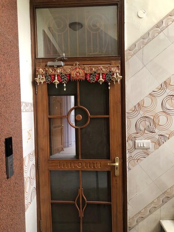 Furnished Amenities in 2 BHK Apartment at Amrapali Silicon City, Sector 76 – for Rent