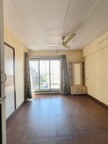 Room in 2 BHK Apartment at Siddhi Highland Park, Kolshet Road – for Sale