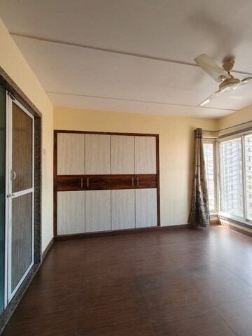 Room in 2 BHK Apartment at Siddhi Highland Park, Kolshet Road – for Sale