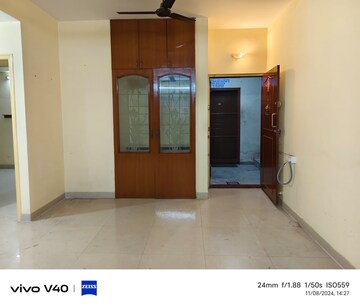 Bedroom in 2 BHK Apartment at Halasuru – for Rent