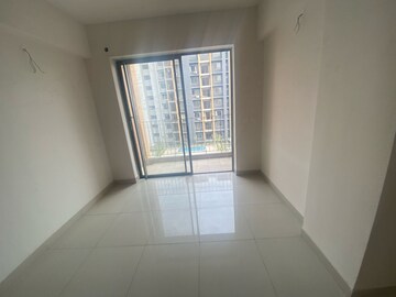 Room in 3 BHK Apartment at Elliot Road – for Rent