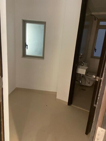 Room in 3 BHK Apartment at Lodha The Park, Worli – for Rent